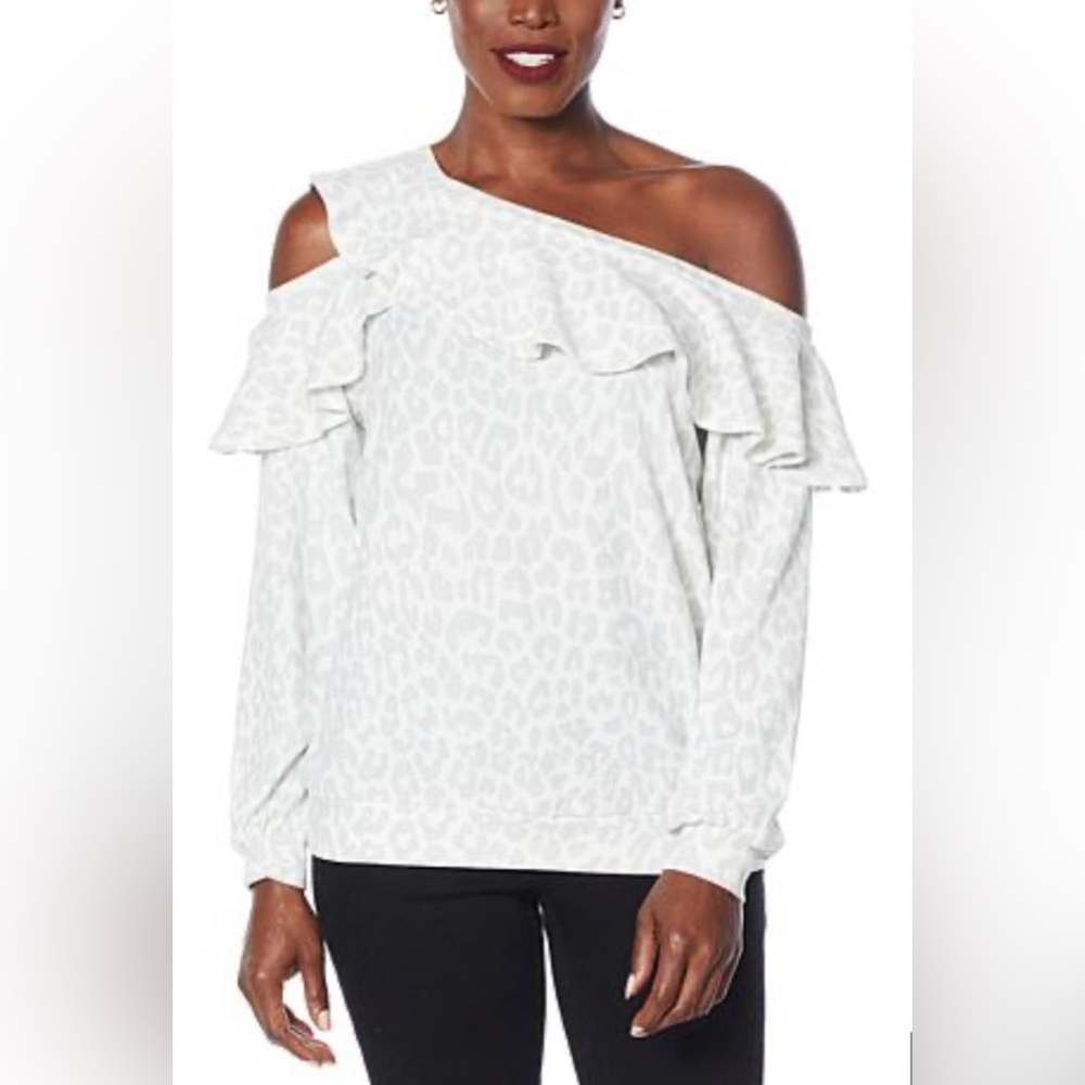 Colleen Lopez White and Gray Animal Print Top